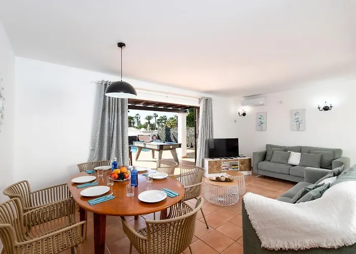 Papagayo By فيلة *