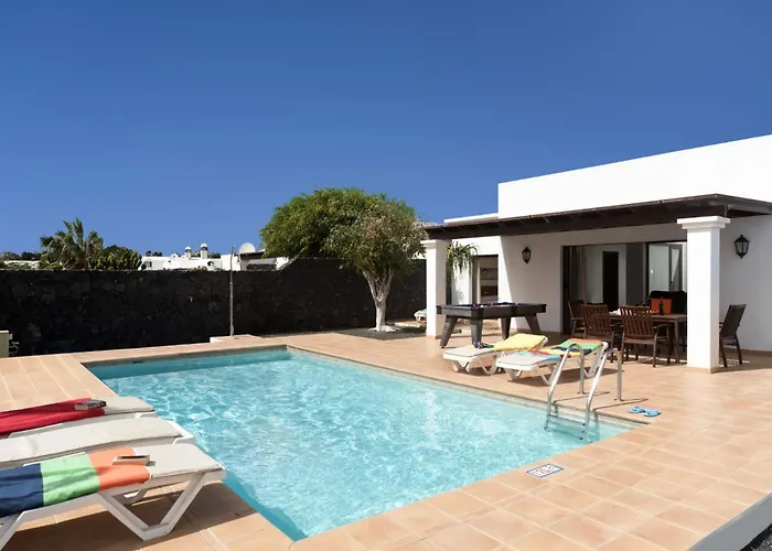 Papagayo By فيلة